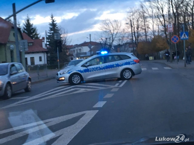 Potrącenie na Warszawskiej. Dwie osoby ranne - Zdjęcie główne