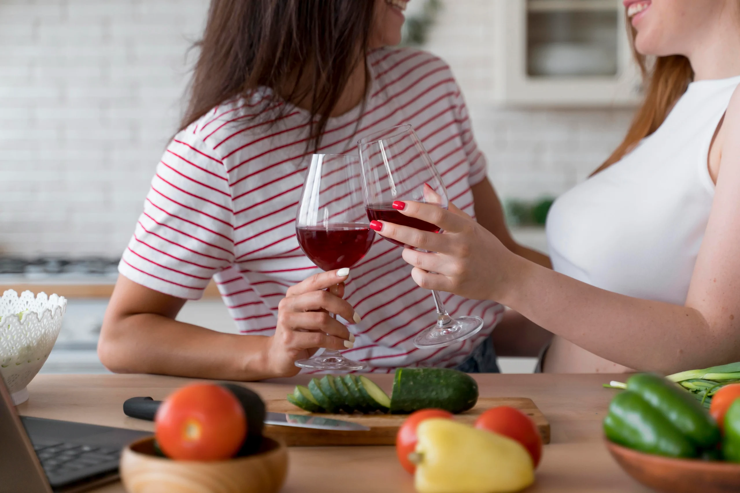 Como harmonizar vinho: combinações de comidas e rótulos