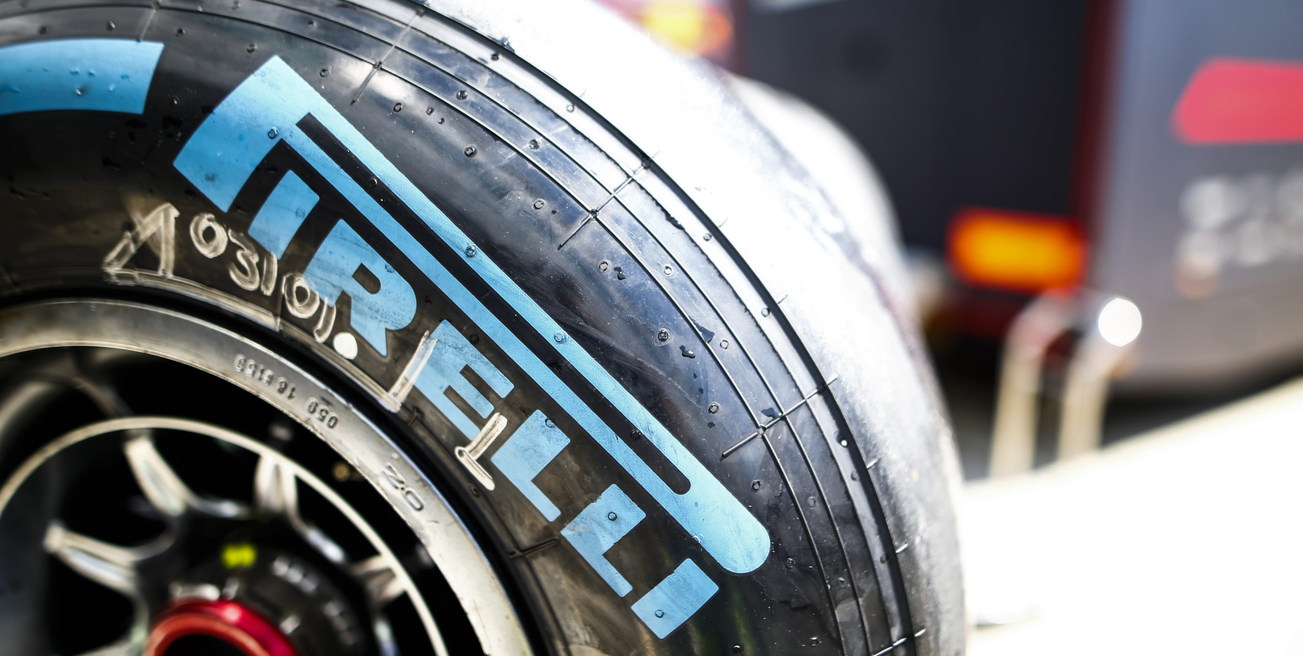 F1 Cars Will Have Bigger Wheels And Ban Tyre Warmers In 2021