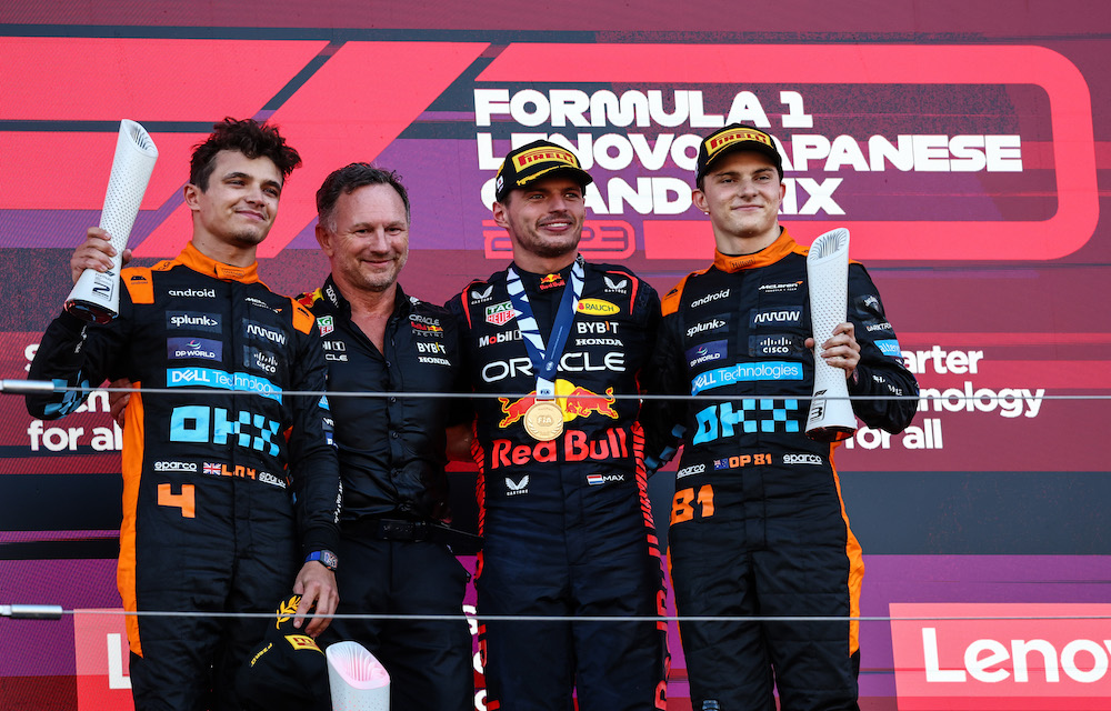 F1 News: Austin GP Brings Back Lenovo Kiss-Activated Trophies - F1