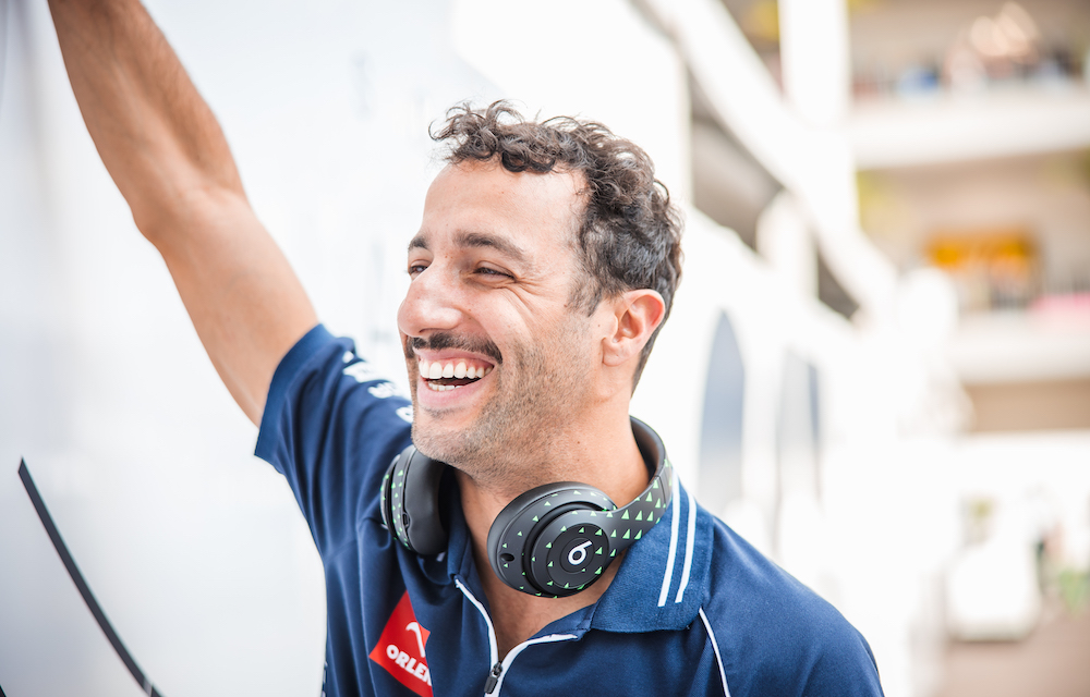 Daniel Ricciardo Laughs Off Carlos Sainz’s Impeding Complaints