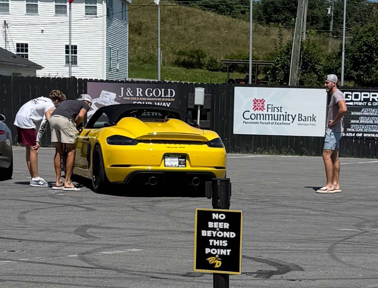 5d1a8ac6e79762a857680439d4c1e22f