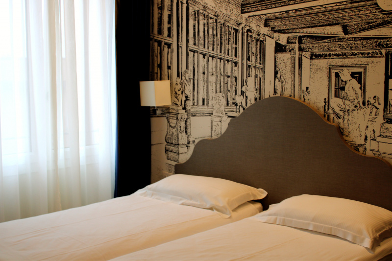 Accessible Classic Tripe room.