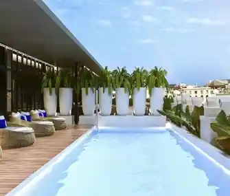 Monument Hotel