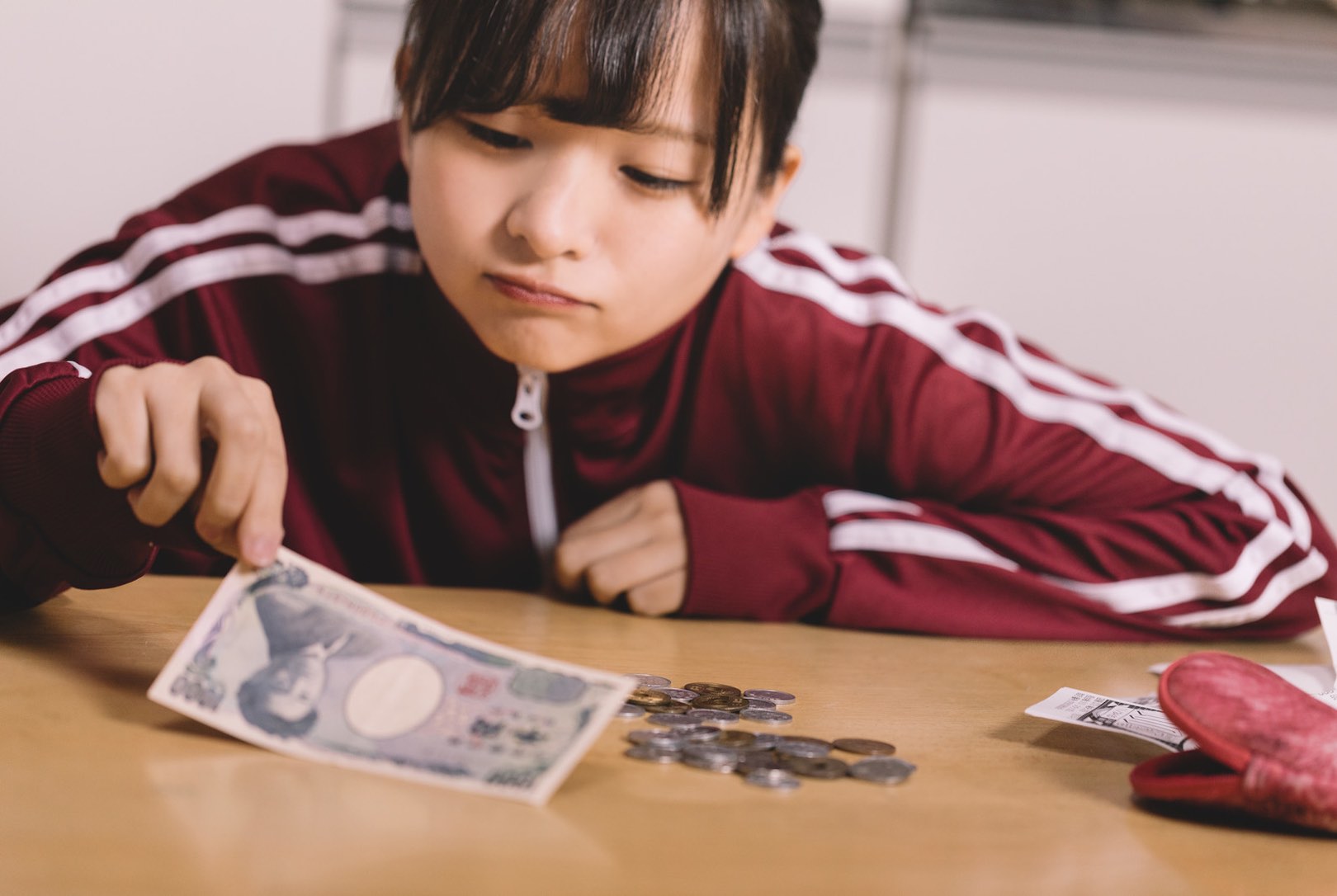 無處不在的「錨定效應」：讓你荷包失血、卻能幫你加薪２倍的心理學- Cheers快樂工作人