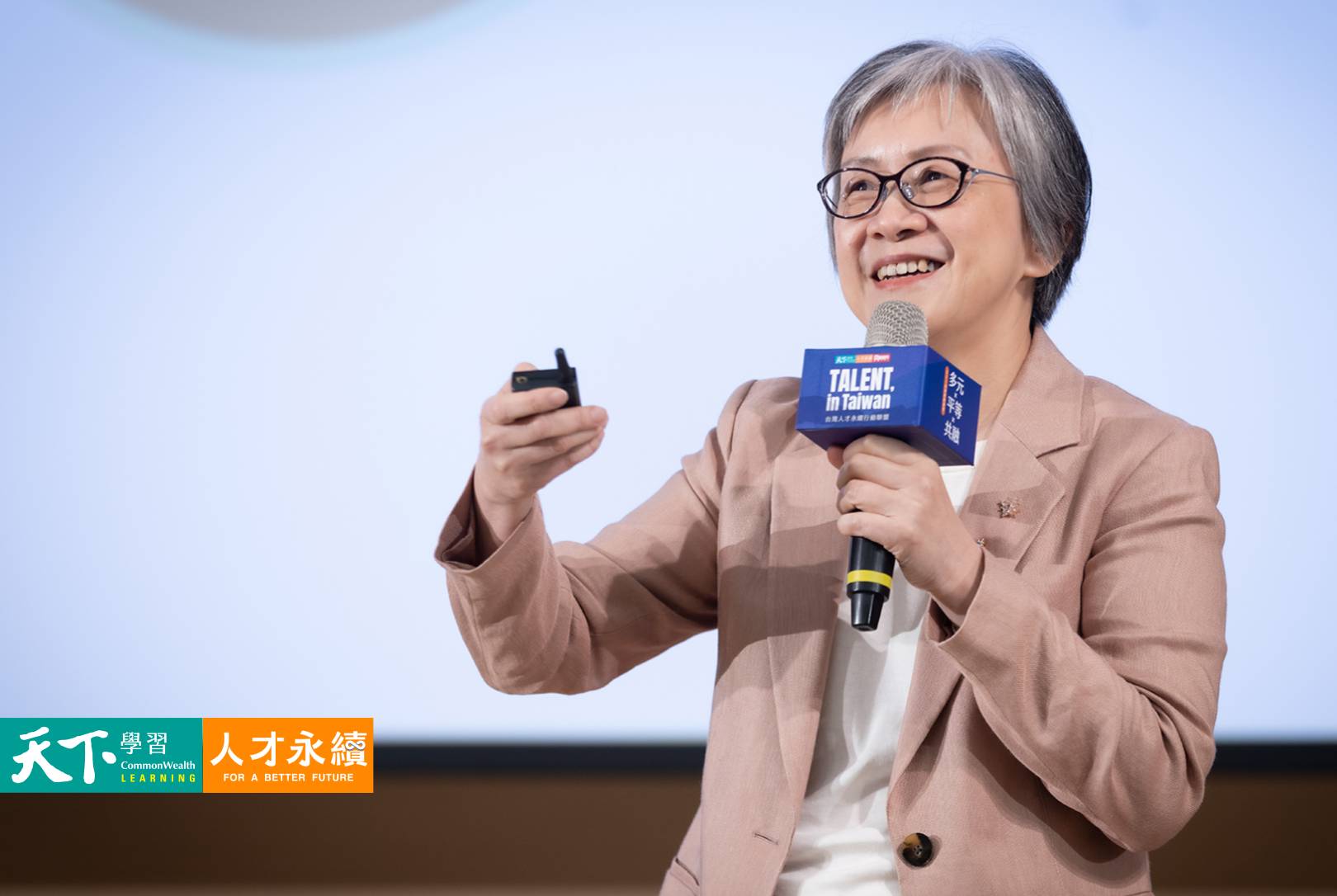 給薪加倍求加班，員工卻說NO！跨文化震撼教會台企主管一門生存課