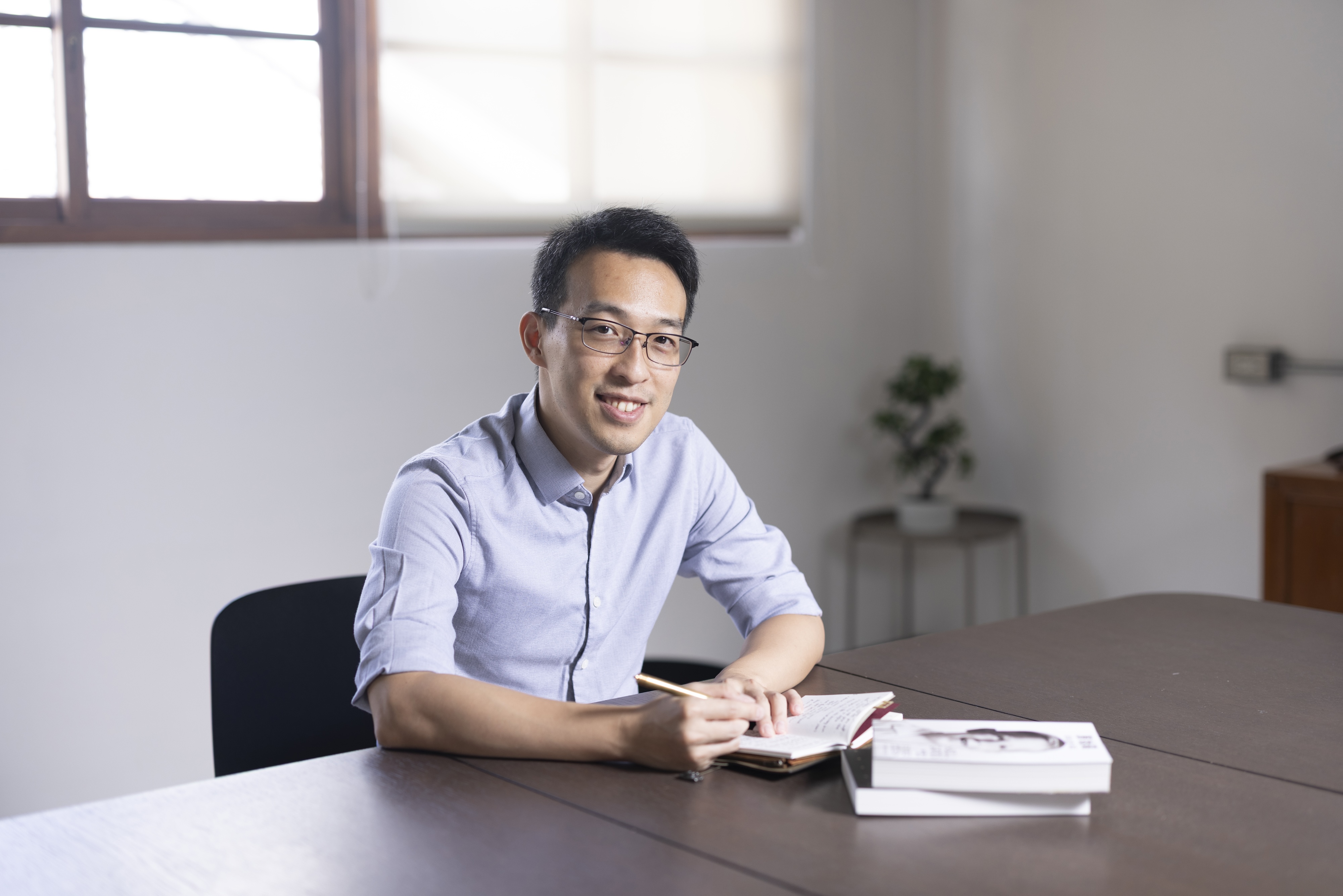 誰說一定要待台積電？說書網紅瓦基用「小習慣」確定轉職方向，收穫更自由的財富人生- Cheers快樂工作人