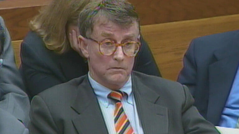 Michael Peterson sits in court