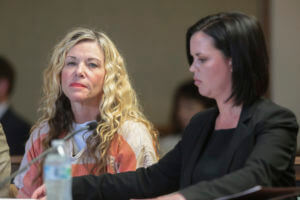 Lori Vallow Daybell glances at the camera during her hearing