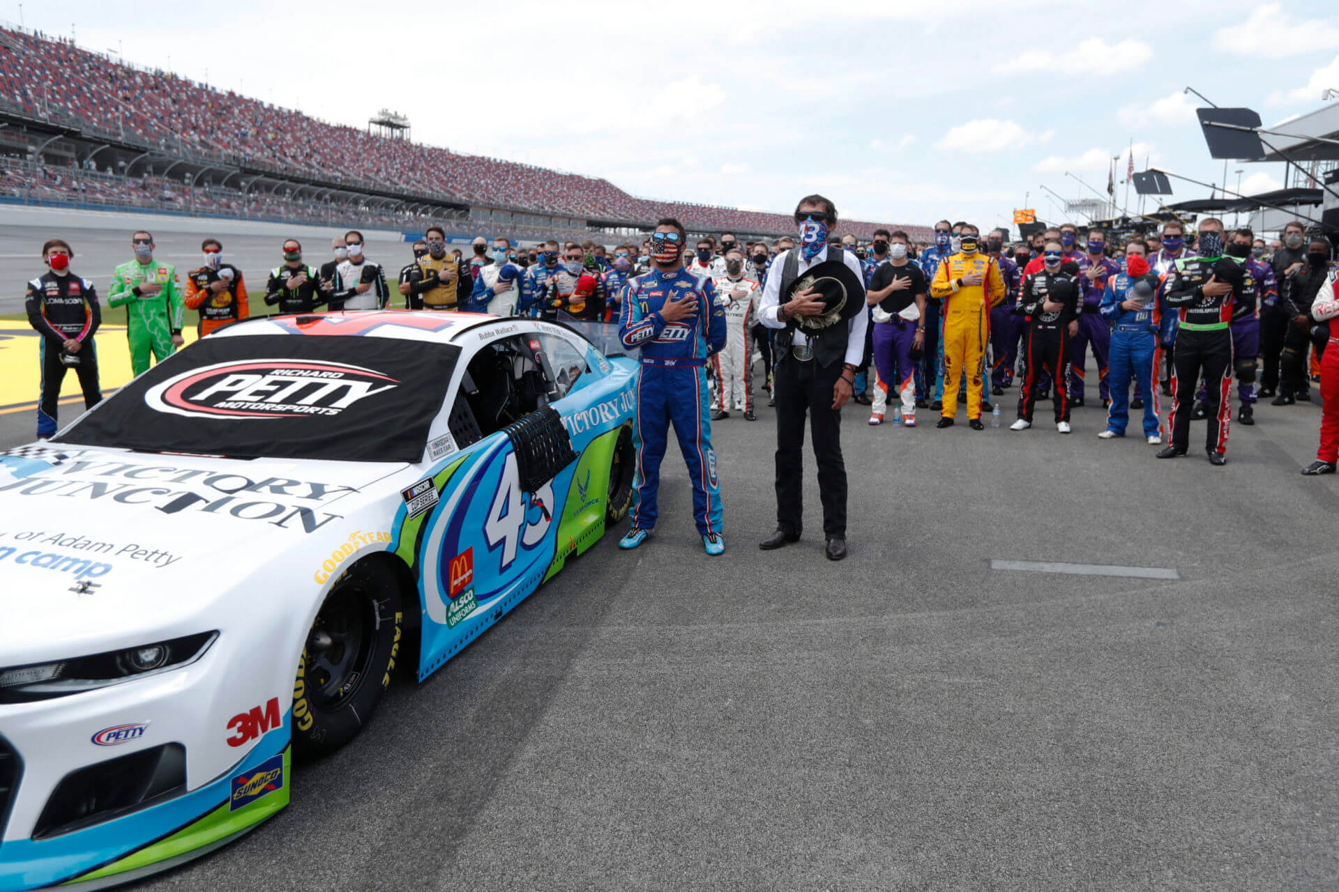 Nascar Releases Photo Of Noose Found In Bubba Wallaces Garage Stall Court Tv