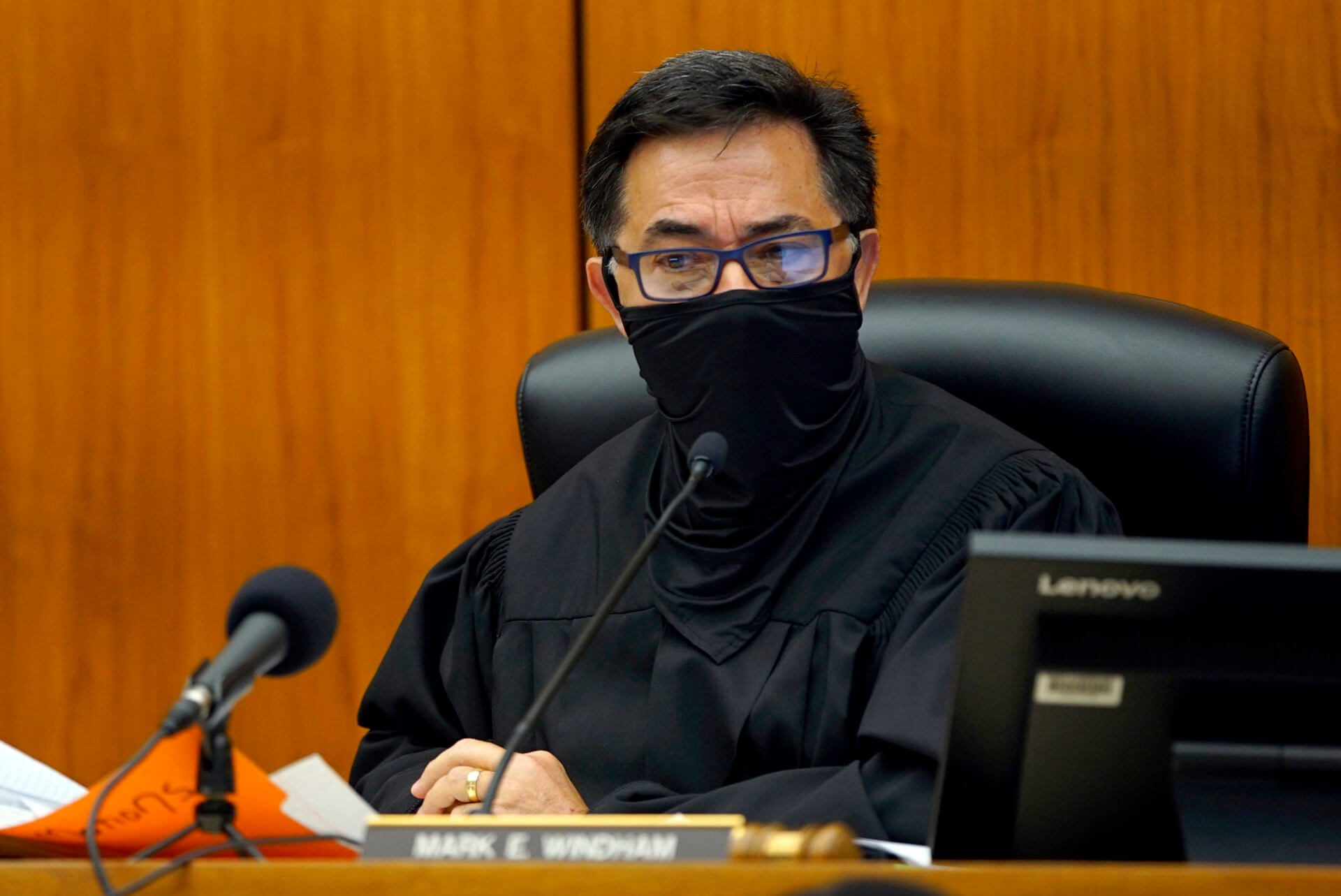 juror-removed-from-durst-s-murder-trial-for-reading-news-court-tv