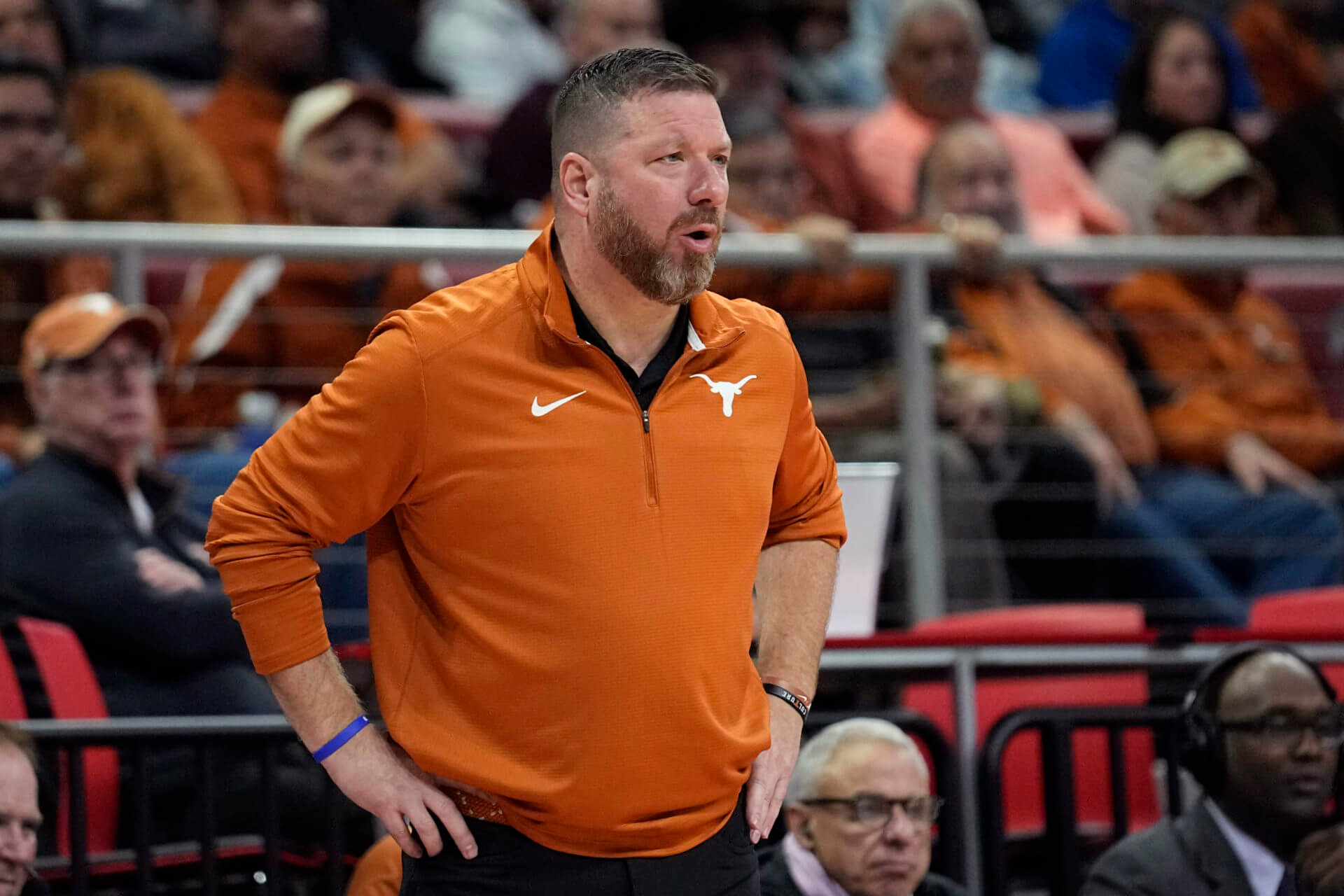 Coach Chris Beard arrested on felony family violence charge