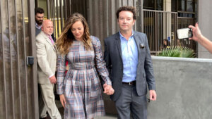 Actor Danny Masterson leaves Los Angeles superior Court with his wife Bijou Phillips after a judge declared a mistrial in his rape case