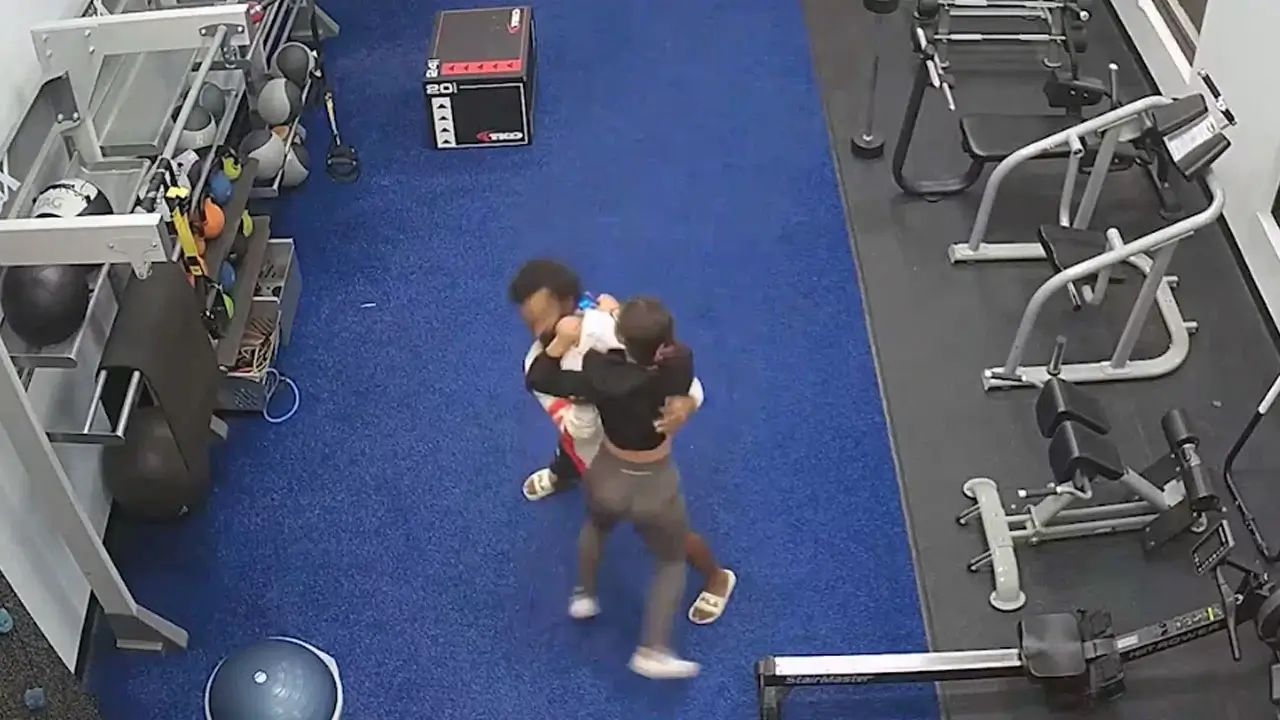 Woman fights off attacker in gym, suspect arrested after trying to