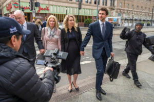 Elizabeth Holmes walks into federal court.