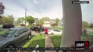 Pizza delivery man trips fleeing suspect.