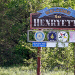 Welcome to Henryetta sign