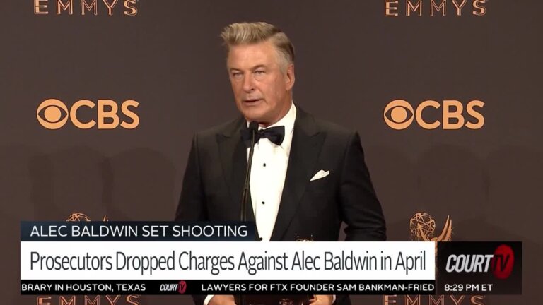 Alec Baldwin in a tuxedo at an awards show.