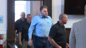 Billy Wagner enters court.