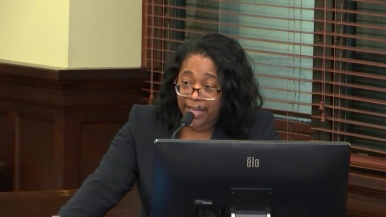 Prosecutor Felicia Easter delivers opening statements