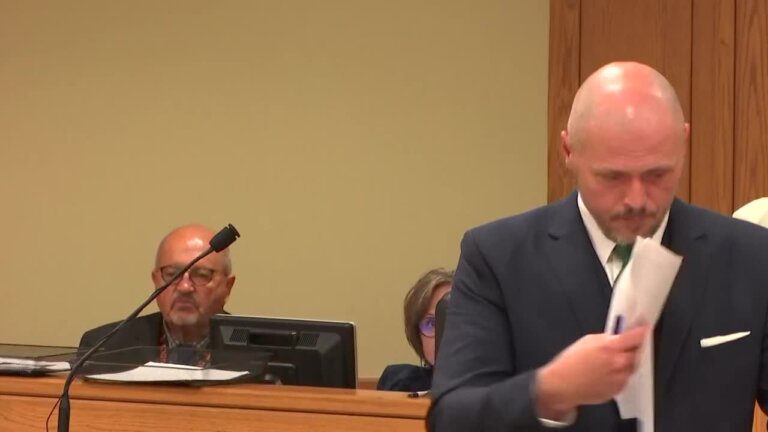 Defense attorney Chris Byrd continues the closing argument saying that as Sheila Murray's condition declined, it went from something that they (Karen and Michael) could handle to something that they could not handle.