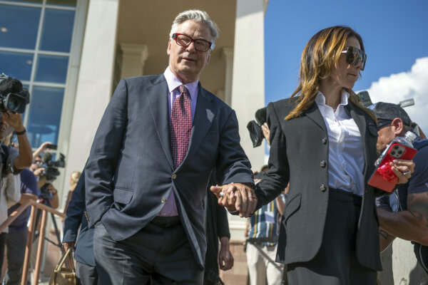 alec baldwin leaves court