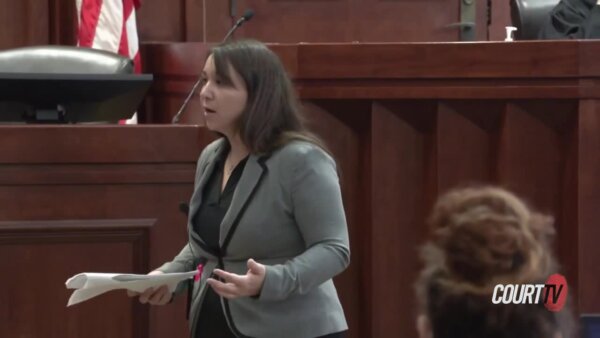 Defense attorney giving argument