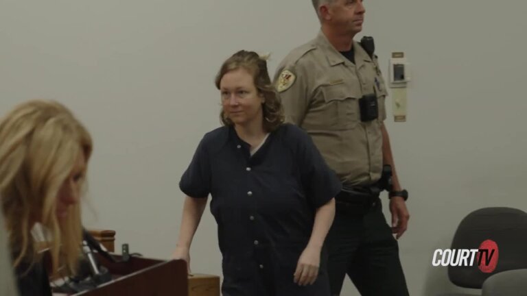 Alissa McCommon walks in court