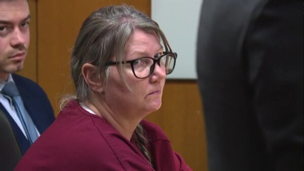 Jennifer Crumbley appears in court