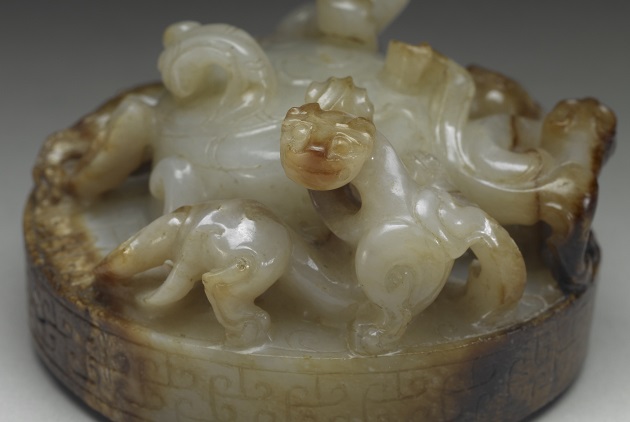 博物館驚魂夜?神獸玉雕動了