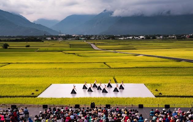 【OFF學】「包養」果樹稻田,過一日農民人生