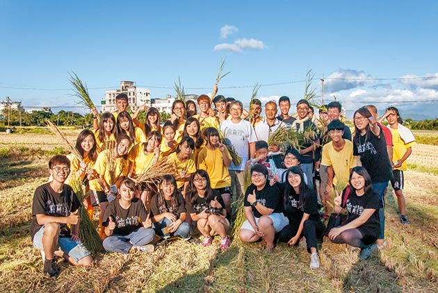 老農村 + 設計人 中原大學帶頭「瘋霄裡」