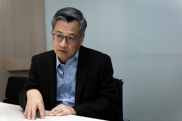 打敗前首富蔡衍明的男人!奪得中嘉的郭冠群是誰?