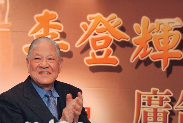 在日本開專欄　當李登輝遇上村上春樹