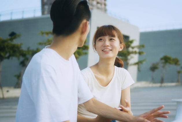 「娃娃音」很做作? 愛上一個人,你身體會產生11種變化
