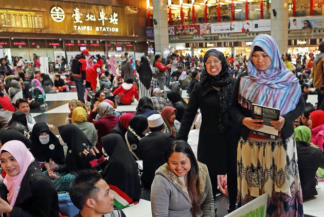 Migrant Workers Cast Votes in Taiwan