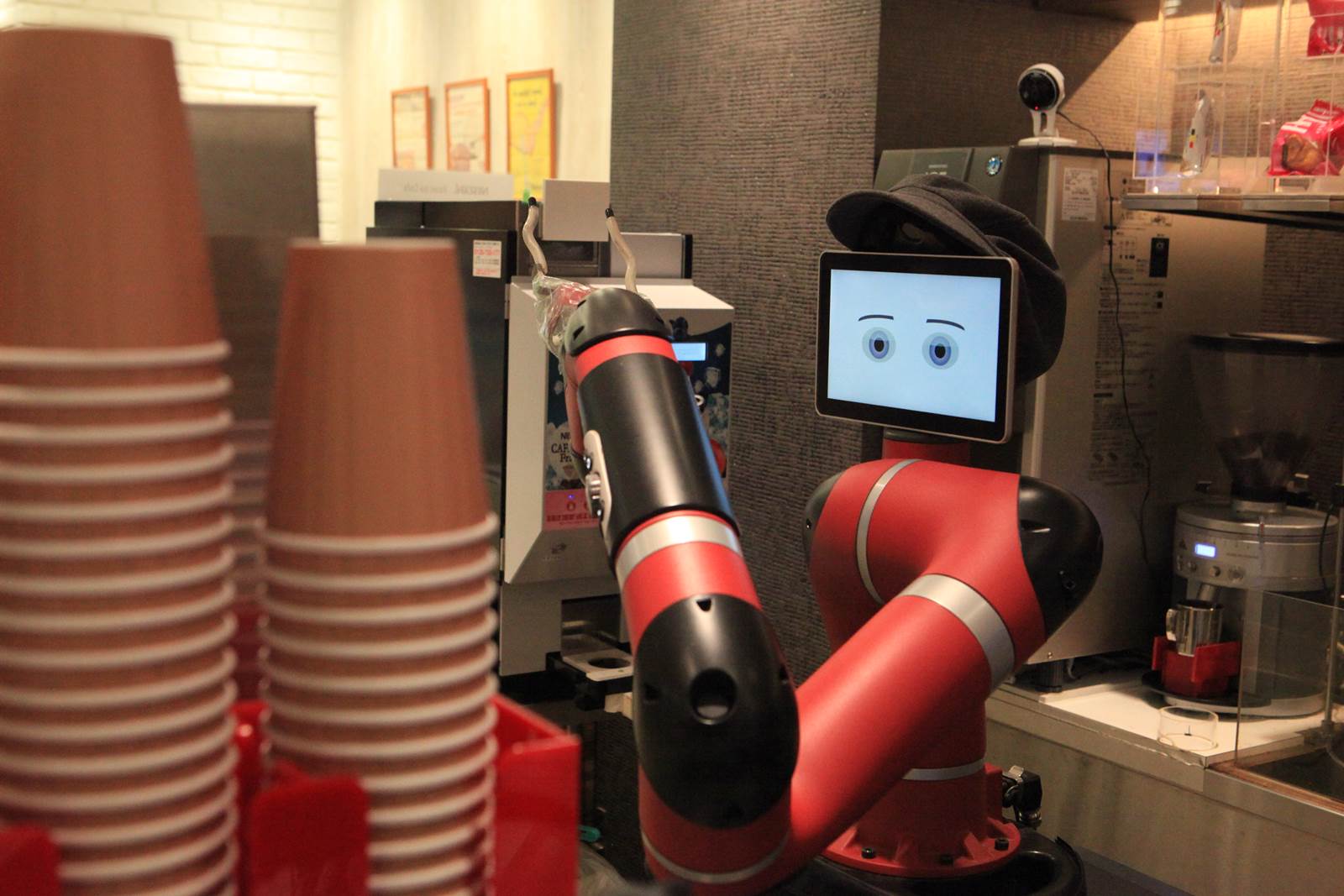 從被開除到成為優秀員工，日本服務型機器人為何由黑翻紅？