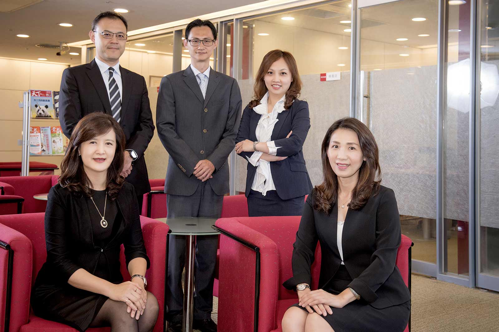 深耕在地 團隊服務 傾聽用心 全方位家庭理財 中國信託銀行贏得客戶付託