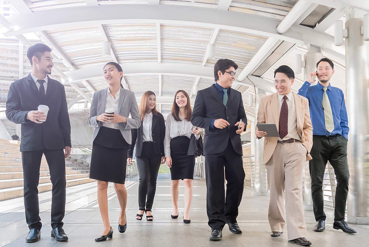 跟主管打屁有助升遷？　哈佛研究：看你的性別決定