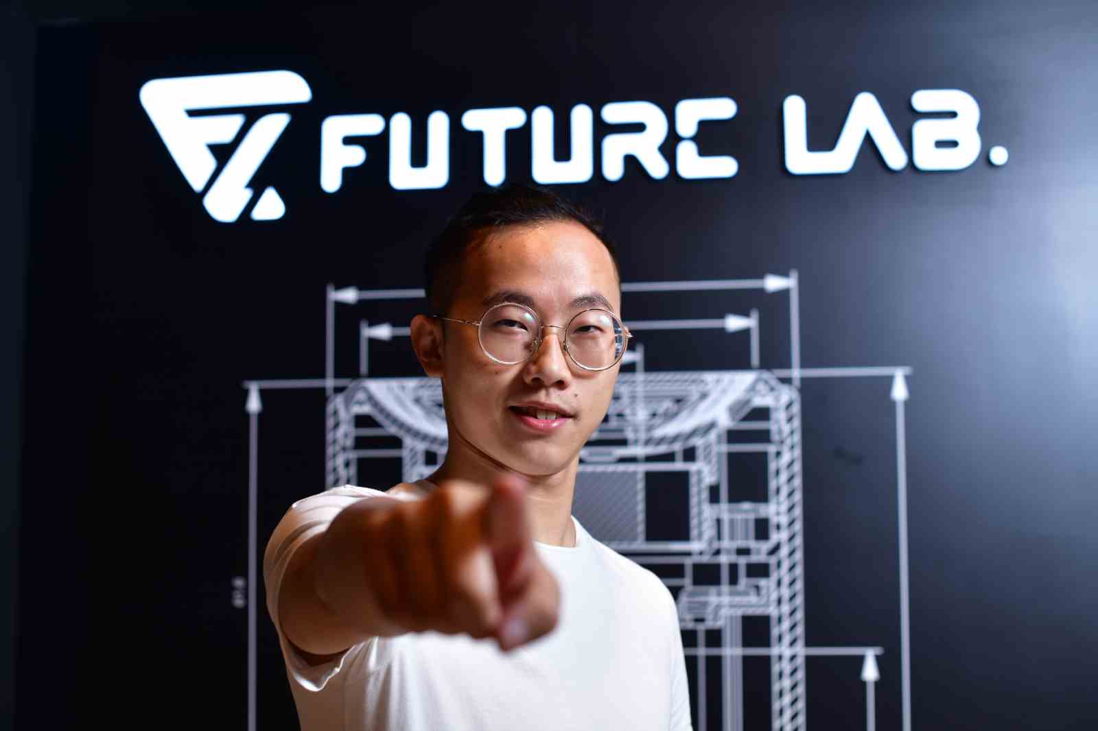 電商新創營收翻倍25歲老闆只念到大一，13歲就做生意月入3萬｜天下雜誌