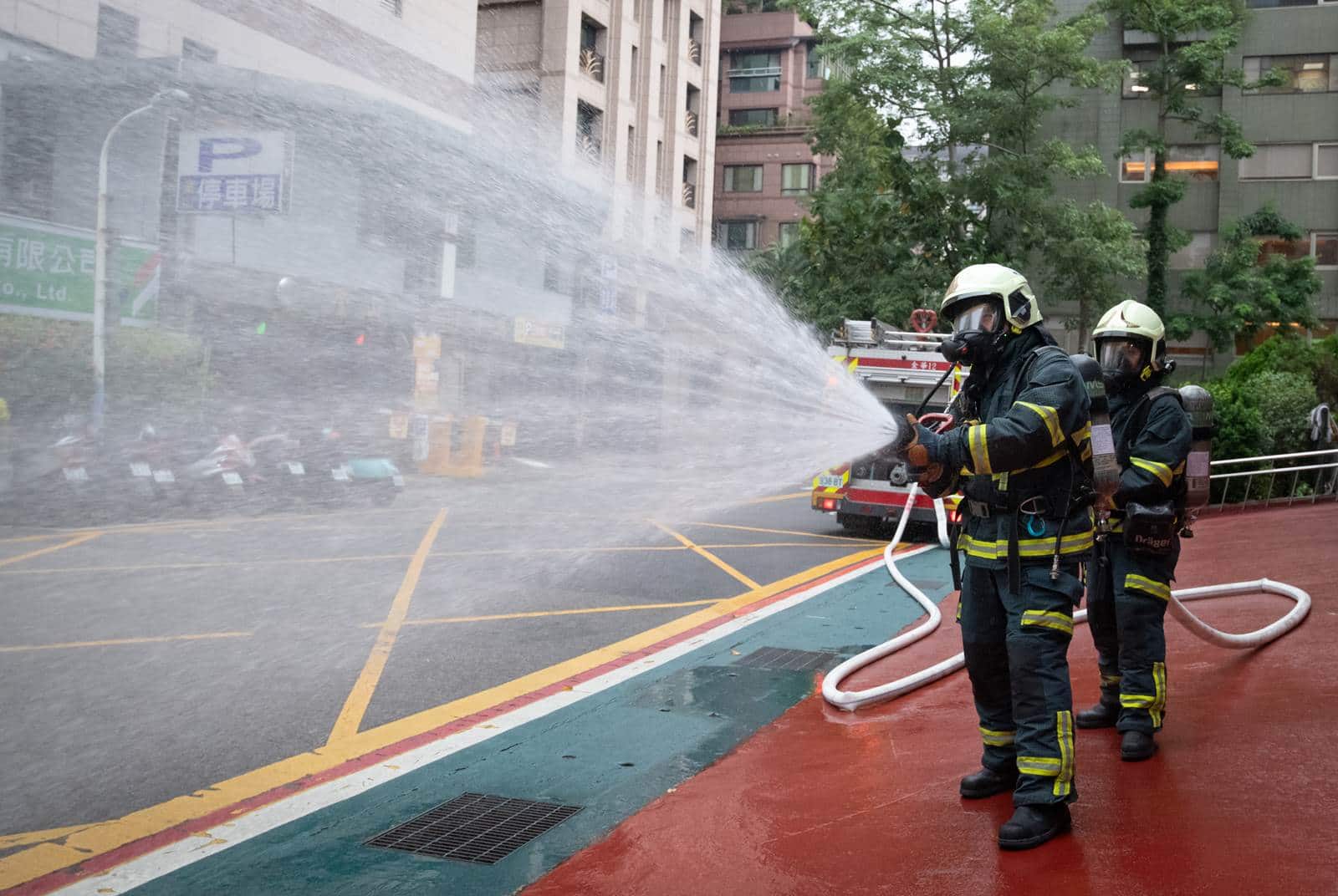 美国消防员薪高待遇优消防局向华裔青年招手 中国侨网