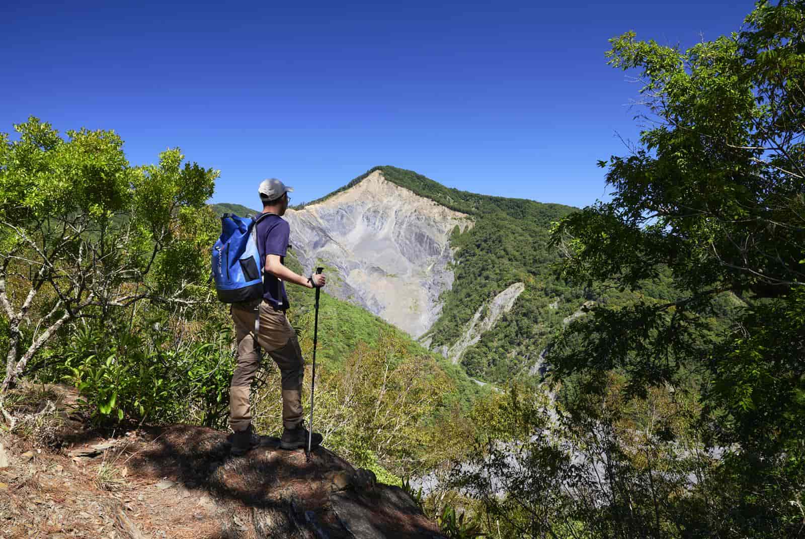 奧萬大藏著隱世景點 楓葉故鄉旁的療癒松針山徑 網路查不到 天下雜誌