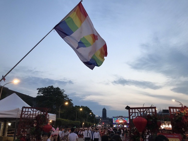 同婚宴 凱道辦桌逾千人舉杯慶祝 天下雜誌