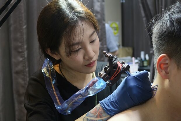 How Female Tattoo Artists Under 30 Are Making Millions a Year in  Taiwan｜Culture｜2019-06-27｜web only