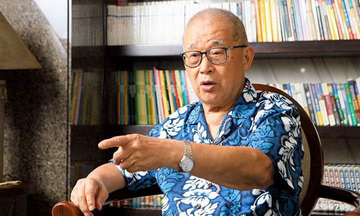 王建煊與妻子過去創立5個慈善基金會，但他們夫妻都不佔董事席位，選賢與能。他開玩笑說，如果在位者不好好做，他日後將顯靈遏止。