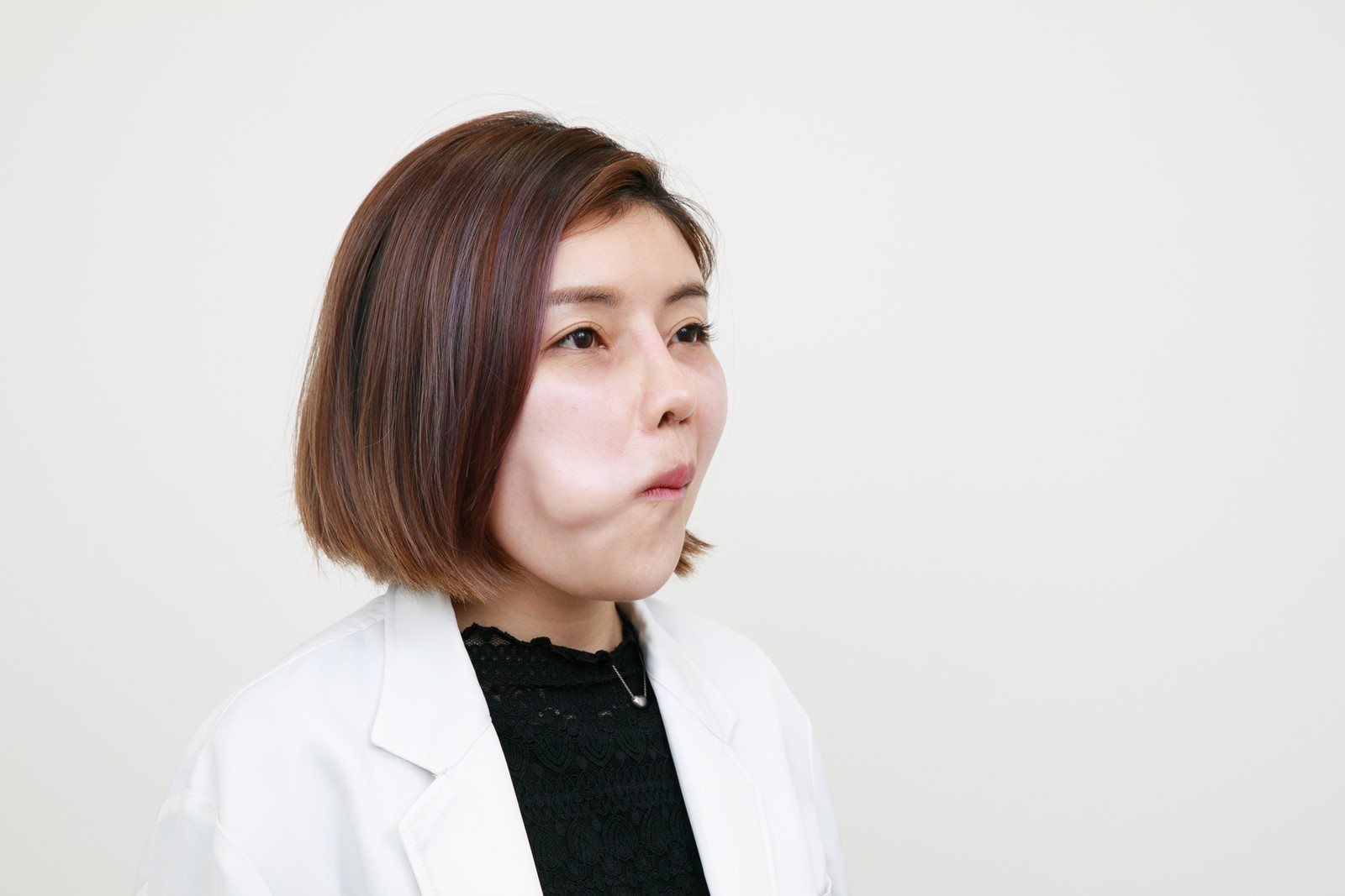 語言治療師王亦群建議，每天5到10分鐘，鍛鍊舌頭、喉部及按摩唾液腺，就能練出吞嚥力。