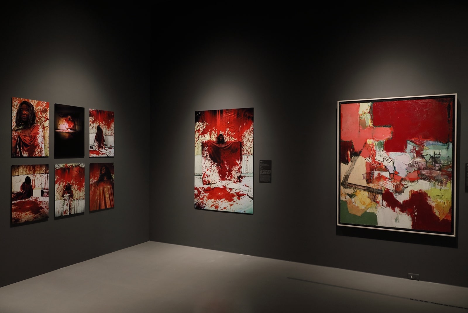 塩田千春展覽