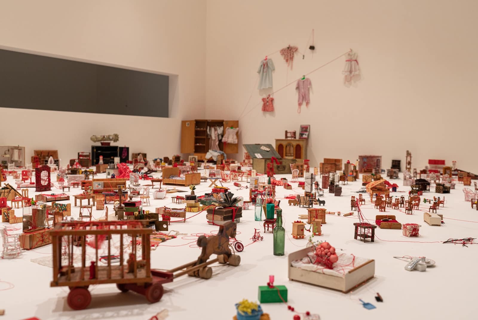 塩田千春展覽