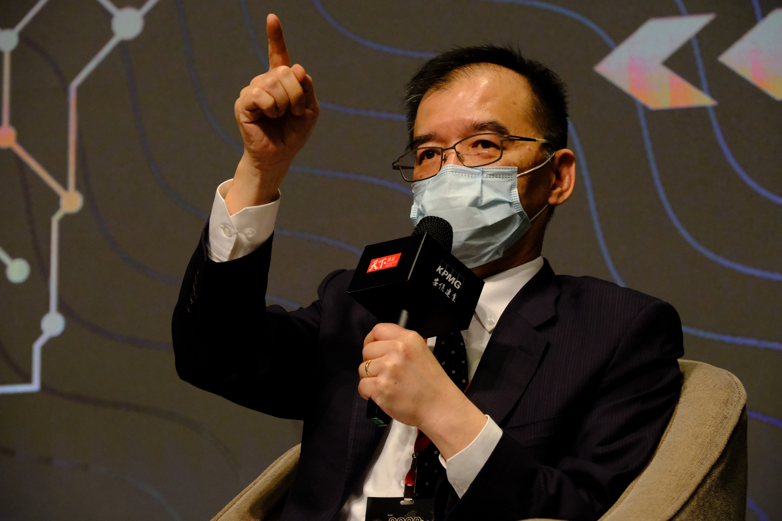 戴爾科技集團台灣總經理廖仁祥表示，戴爾科技集團在2021年是美國上市的科技公司年營收超過千億的六家公司其中之一，期望軟硬體整合解決方案，賦能企業成功迎向雙軸轉型。