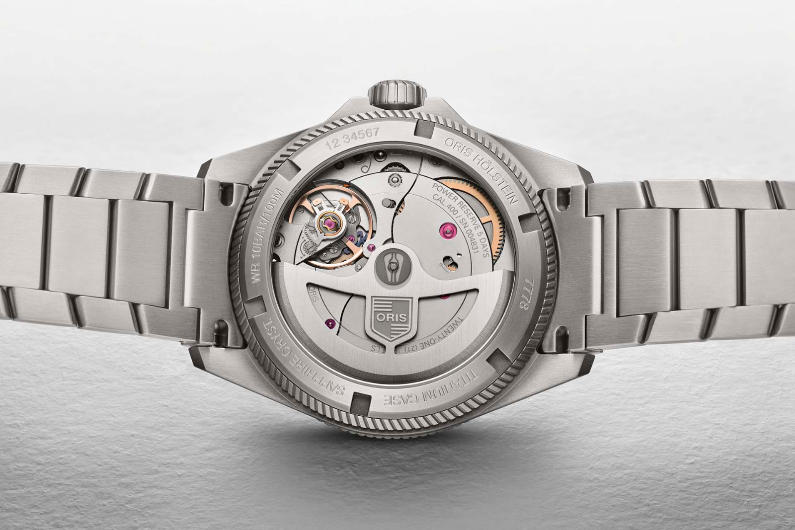 ORIS ProPilot X Calibre 400腕錶搭載的Calibre 400自動機芯,滿足現代生活的各種需求。
